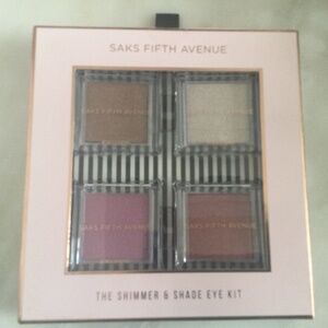 EYE SHADOW KIT SAkS FIFTH AVENUE